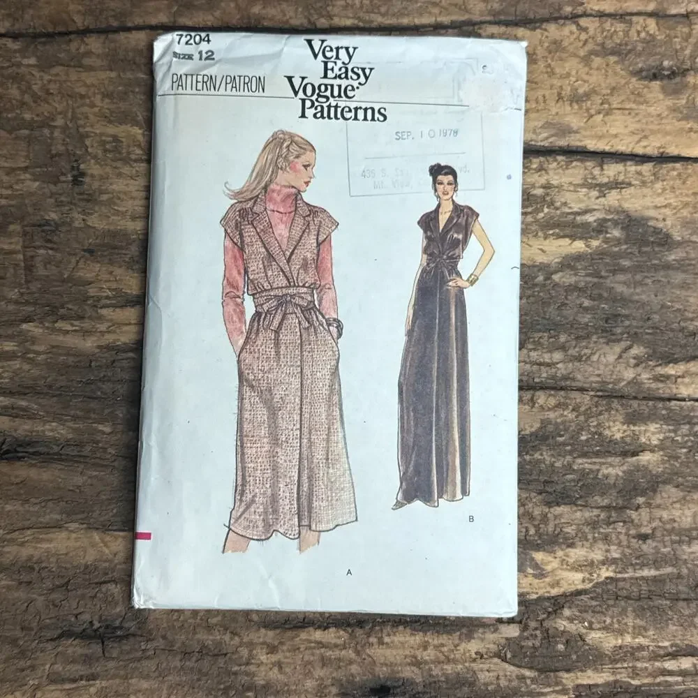 Lot of 2 UNCUT Vintage 1970s Very Easy Vogue Sewing Patterns Skirt Dress